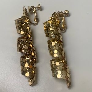 💜 3 for $50 Beautiful gold mesh clip on earrings